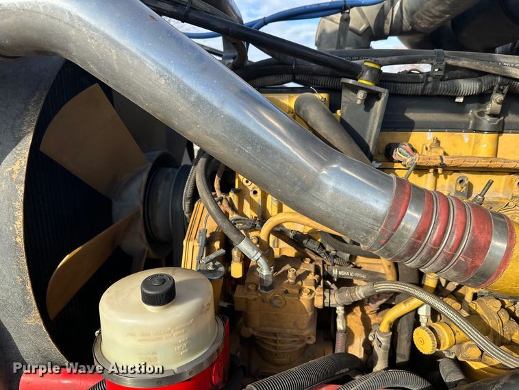 image for item FK1589 2005 Peterbilt 379 dump truck