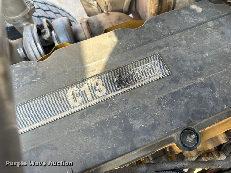 image for item FK1589 2005 Peterbilt 379 dump truck