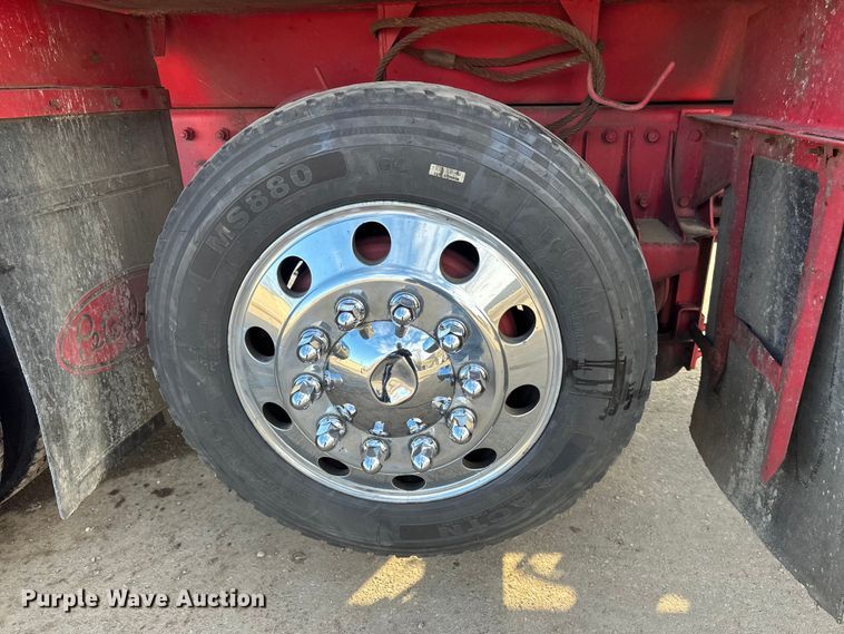 image for item FK1589 2005 Peterbilt 379 dump truck