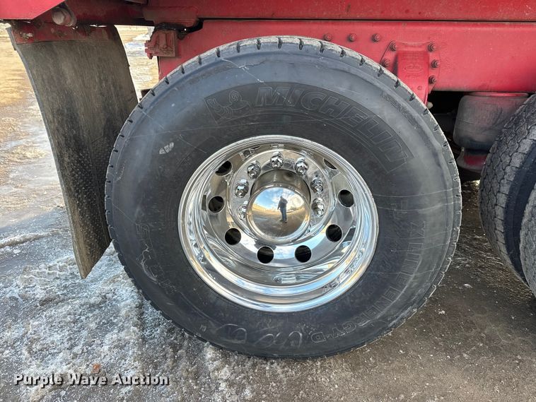 image for item FK1589 2005 Peterbilt 379 dump truck