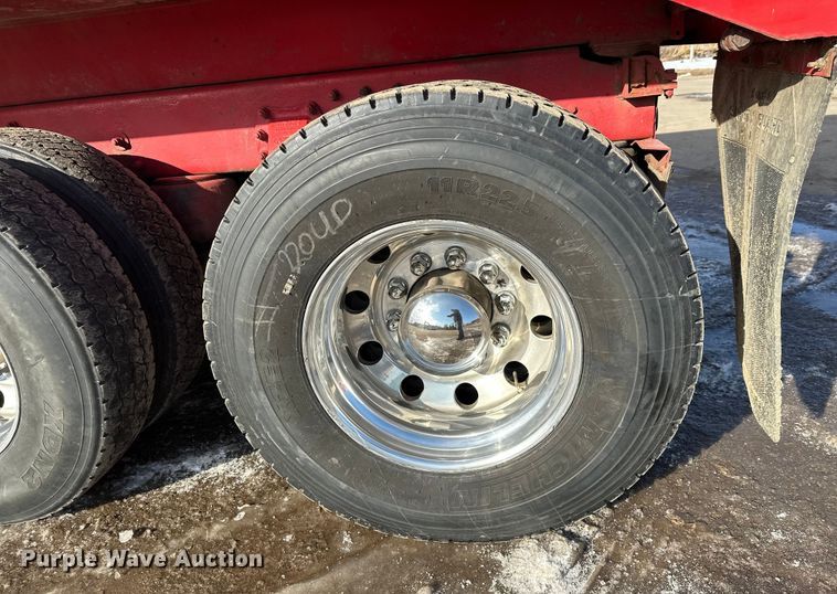 image for item FK1589 2005 Peterbilt 379 dump truck