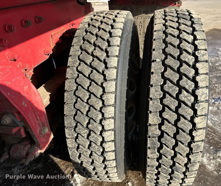 image for item FK1589 2005 Peterbilt 379 dump truck