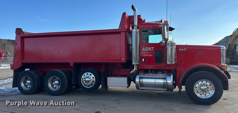 image for item FK1590 2007 Peterbilt 379 dump truck