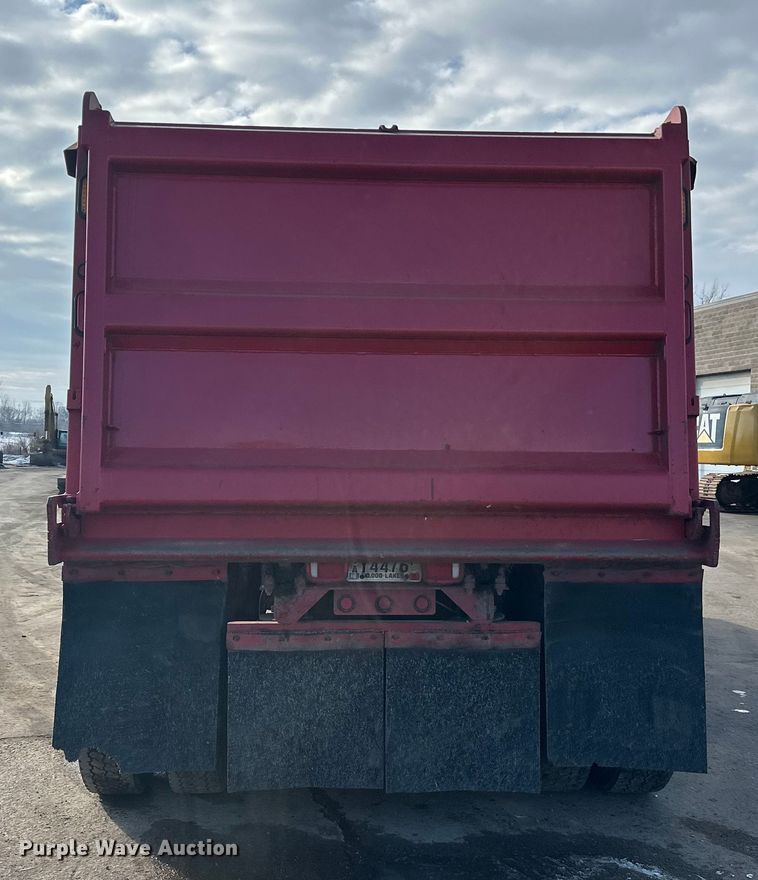 image for item FK1590 2007 Peterbilt 379 dump truck