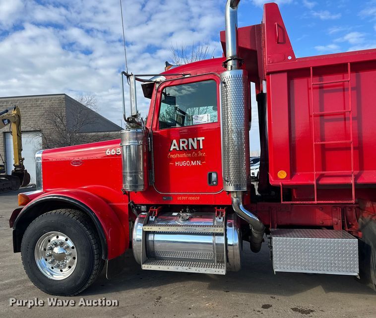 image for item FK1590 2007 Peterbilt 379 dump truck