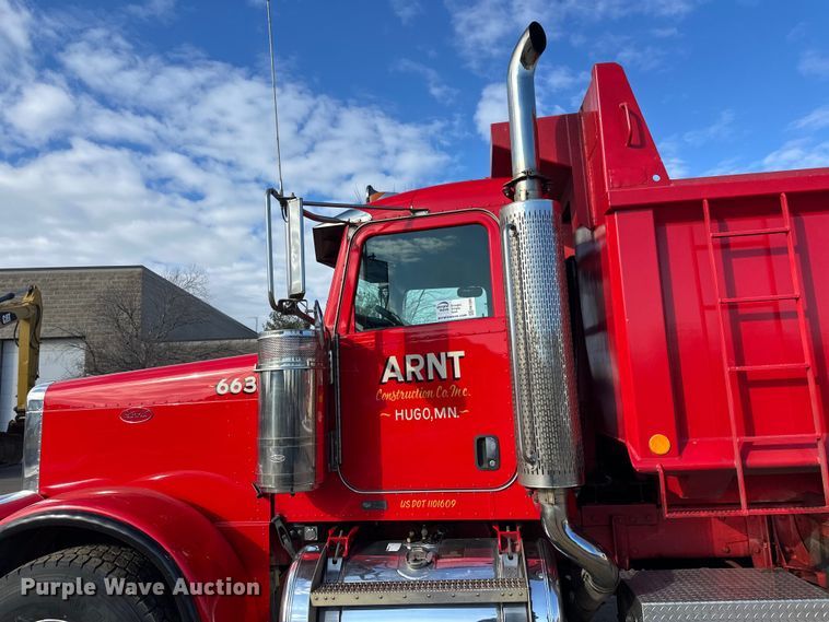 image for item FK1590 2007 Peterbilt 379 dump truck