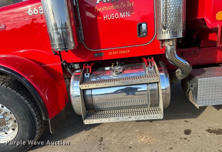 image for item FK1590 2007 Peterbilt 379 dump truck