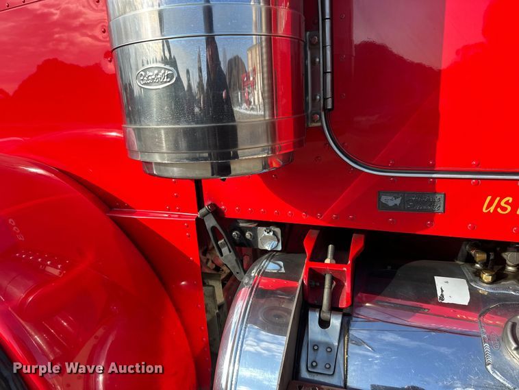 image for item FK1590 2007 Peterbilt 379 dump truck