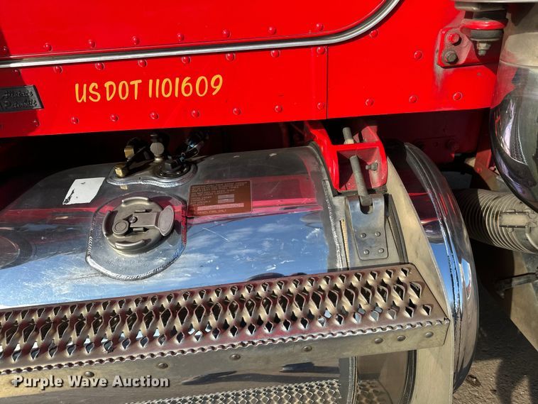 image for item FK1590 2007 Peterbilt 379 dump truck