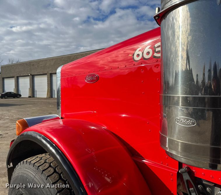 image for item FK1590 2007 Peterbilt 379 dump truck