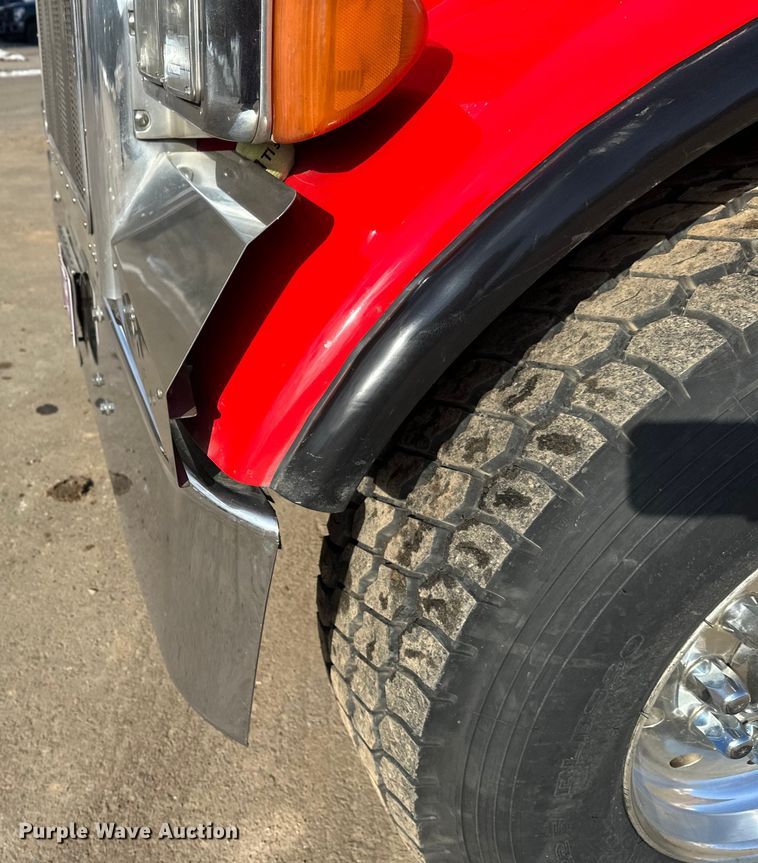 image for item FK1590 2007 Peterbilt 379 dump truck