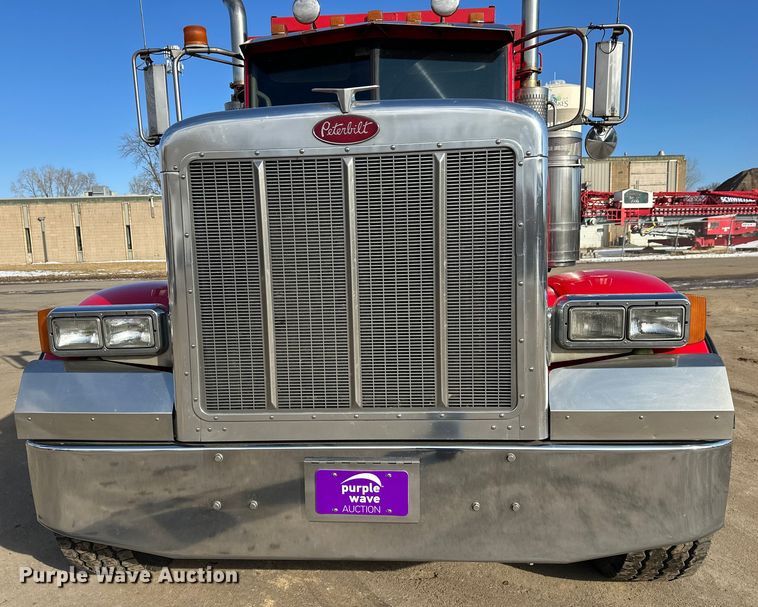 image for item FK1590 2007 Peterbilt 379 dump truck