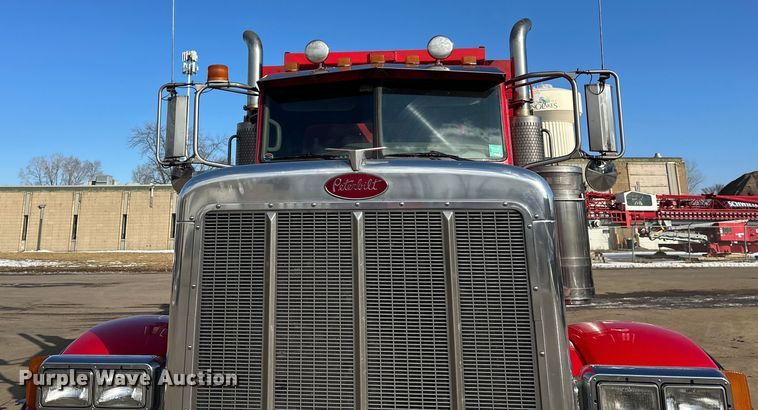 image for item FK1590 2007 Peterbilt 379 dump truck