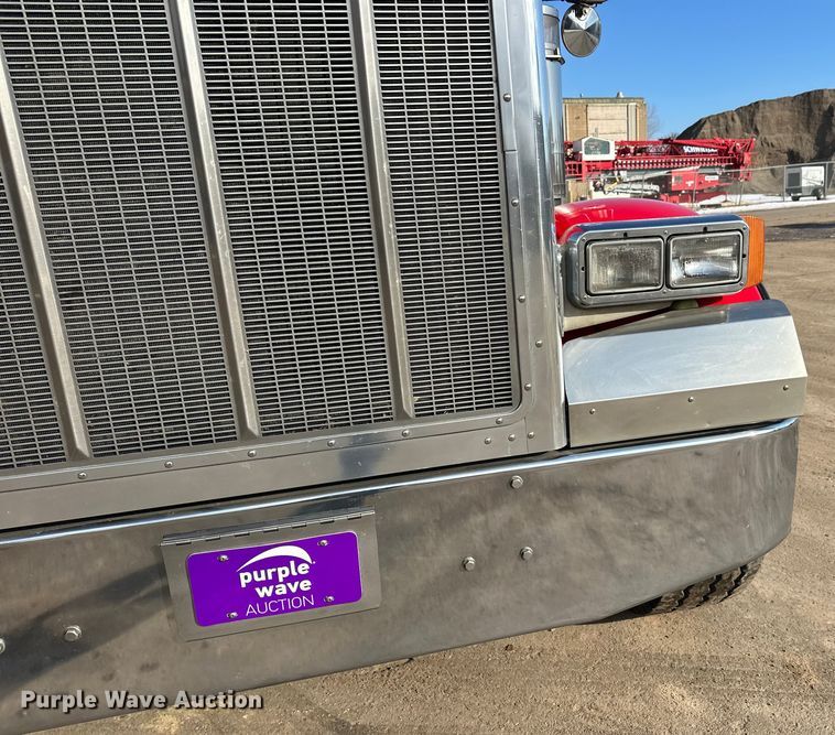 image for item FK1590 2007 Peterbilt 379 dump truck