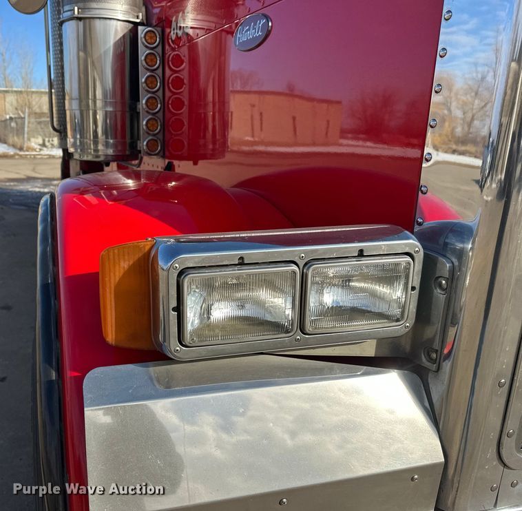 image for item FK1590 2007 Peterbilt 379 dump truck