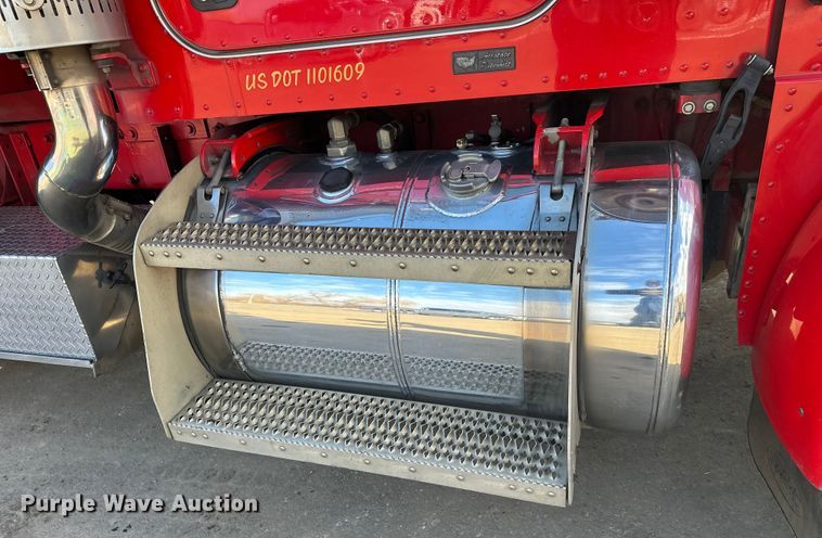 image for item FK1590 2007 Peterbilt 379 dump truck