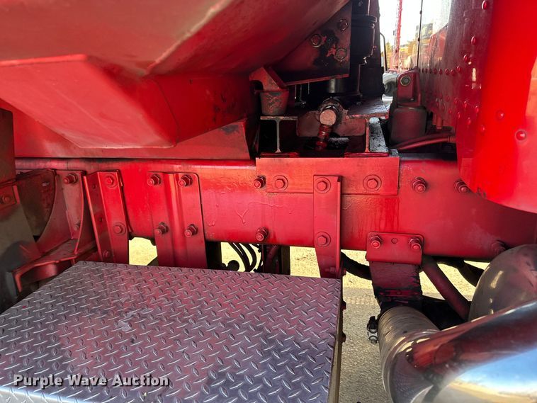 image for item FK1590 2007 Peterbilt 379 dump truck