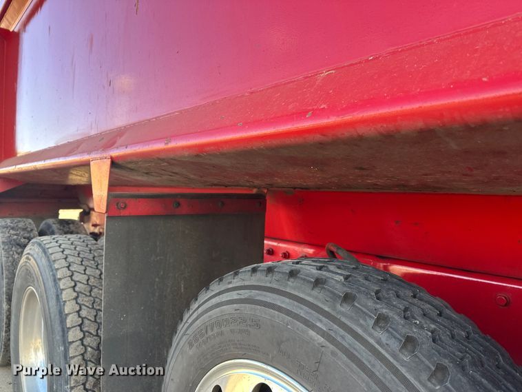 image for item FK1590 2007 Peterbilt 379 dump truck
