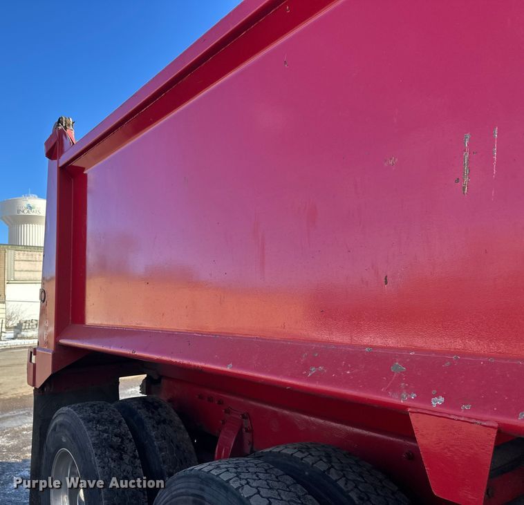 image for item FK1590 2007 Peterbilt 379 dump truck