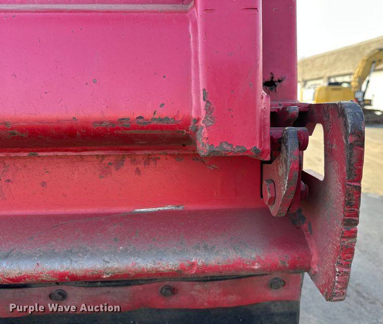 image for item FK1590 2007 Peterbilt 379 dump truck