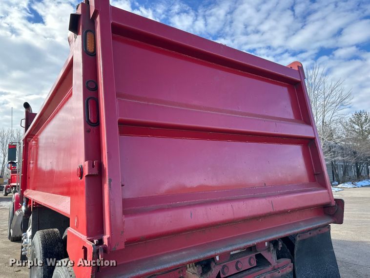 image for item FK1590 2007 Peterbilt 379 dump truck