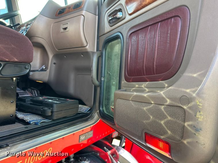 image for item FK1590 2007 Peterbilt 379 dump truck