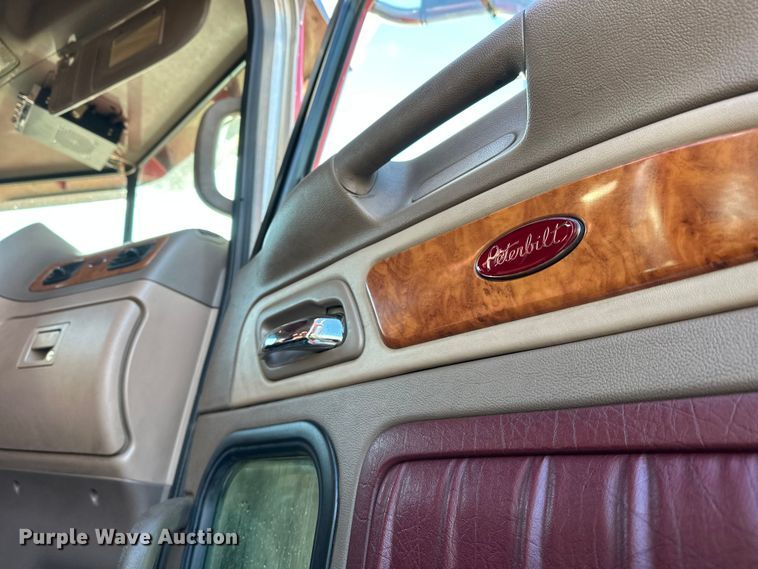 image for item FK1590 2007 Peterbilt 379 dump truck