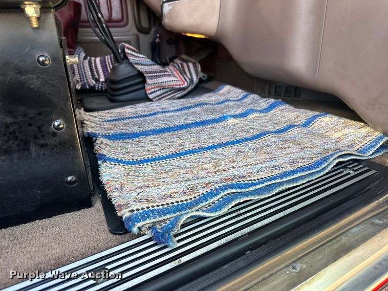 image for item FK1590 2007 Peterbilt 379 dump truck