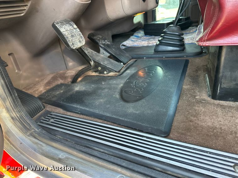 image for item FK1590 2007 Peterbilt 379 dump truck