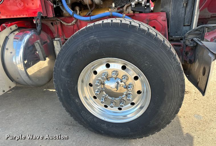 image for item FK1590 2007 Peterbilt 379 dump truck