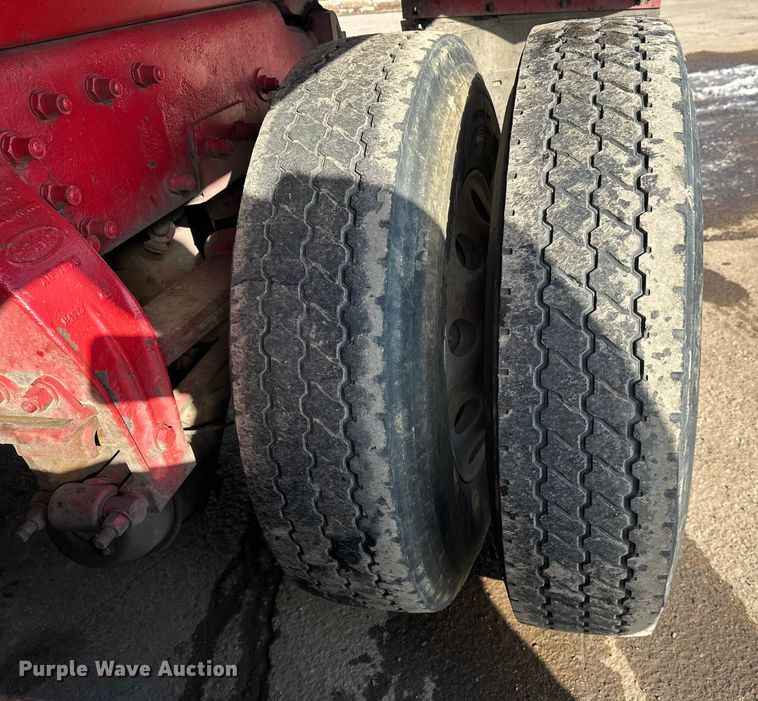 image for item FK1590 2007 Peterbilt 379 dump truck