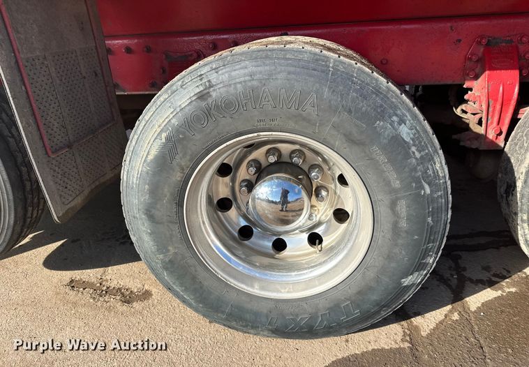 image for item FK1590 2007 Peterbilt 379 dump truck