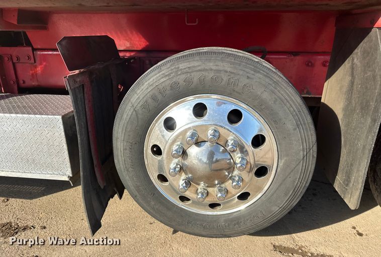 image for item FK1590 2007 Peterbilt 379 dump truck