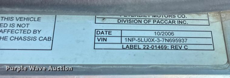 image for item FK1590 2007 Peterbilt 379 dump truck