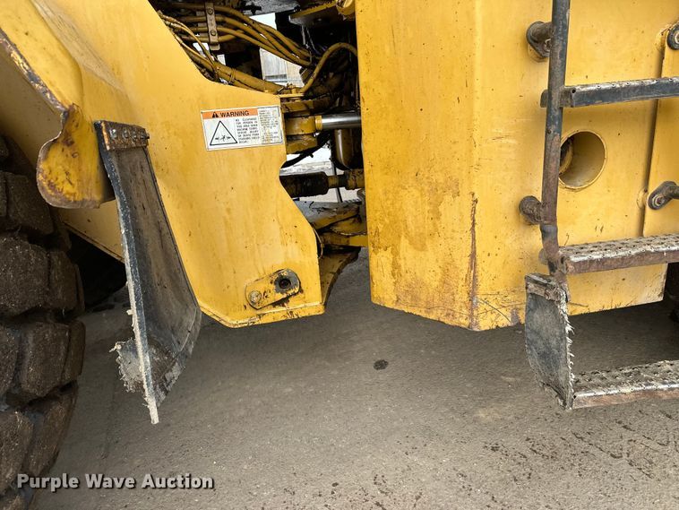 image for item FK1595 2001 Caterpillar 980G wheel loader