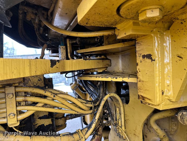 image for item FK1595 2001 Caterpillar 980G wheel loader