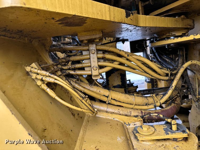 image for item FK1595 2001 Caterpillar 980G wheel loader