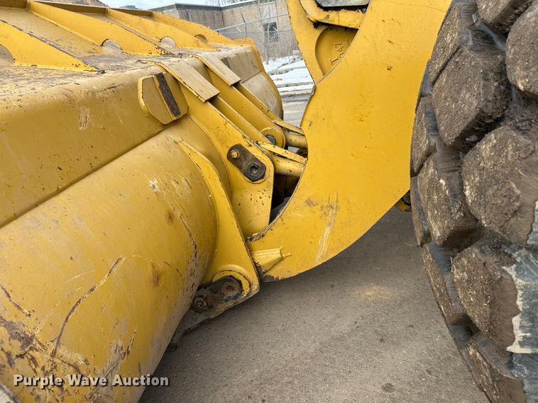 image for item FK1595 2001 Caterpillar 980G wheel loader
