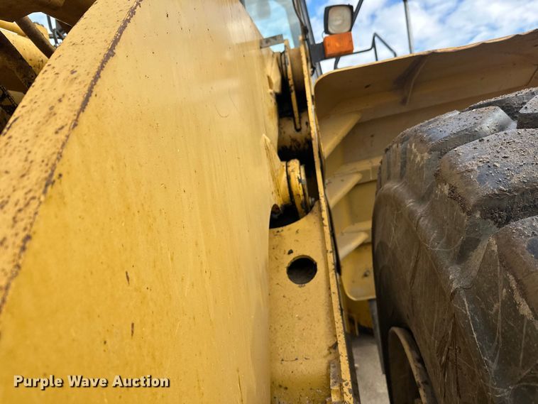 image for item FK1595 2001 Caterpillar 980G wheel loader