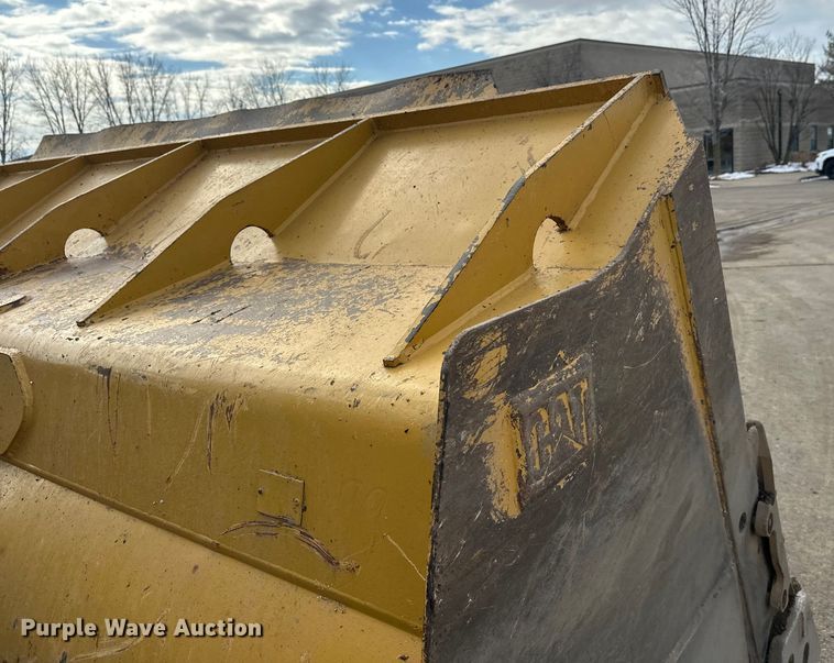 image for item FK1595 2001 Caterpillar 980G wheel loader