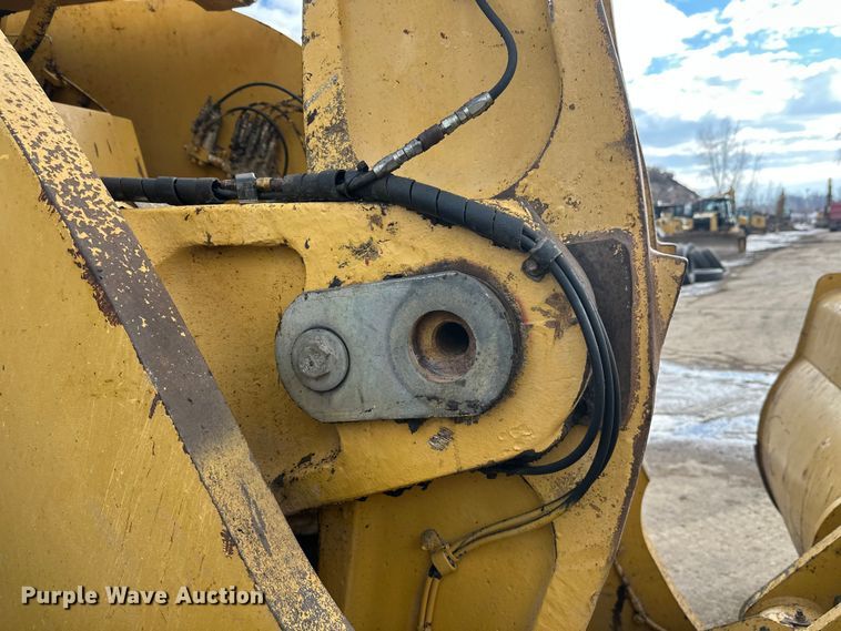 image for item FK1595 2001 Caterpillar 980G wheel loader