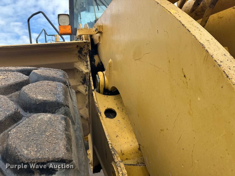 image for item FK1595 2001 Caterpillar 980G wheel loader