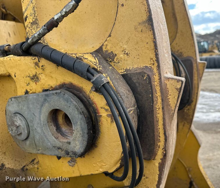 image for item FK1595 2001 Caterpillar 980G wheel loader