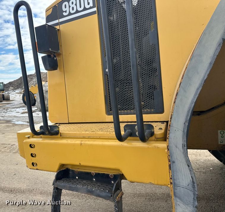 image for item FK1595 2001 Caterpillar 980G wheel loader