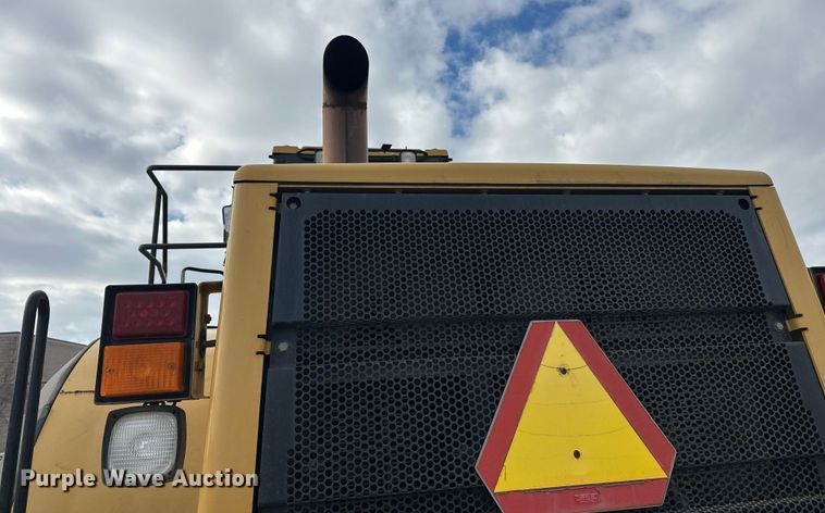 image for item FK1595 2001 Caterpillar 980G wheel loader