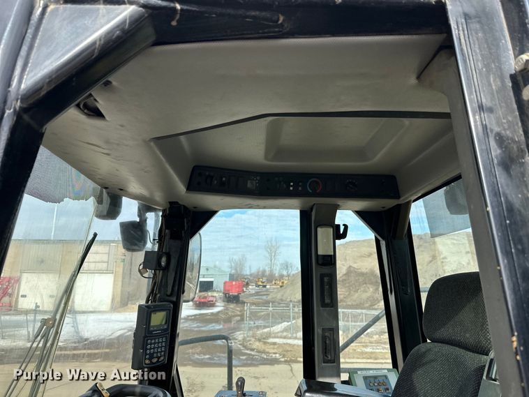 image for item FK1595 2001 Caterpillar 980G wheel loader