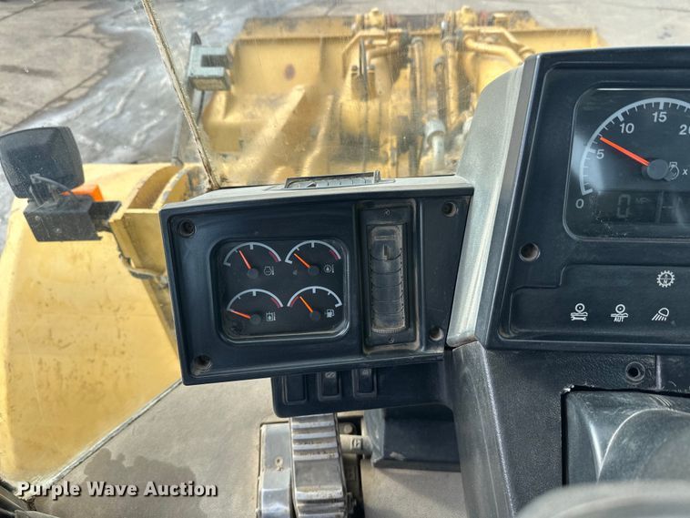 image for item FK1595 2001 Caterpillar 980G wheel loader