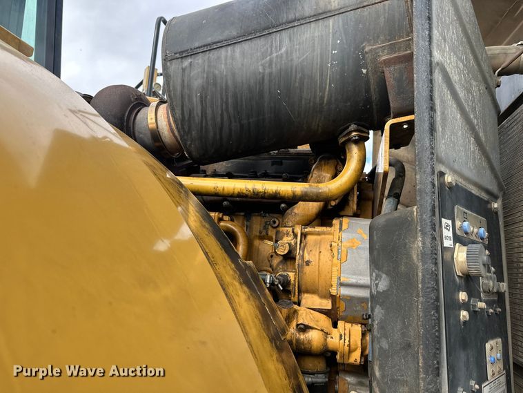 image for item FK1595 2001 Caterpillar 980G wheel loader