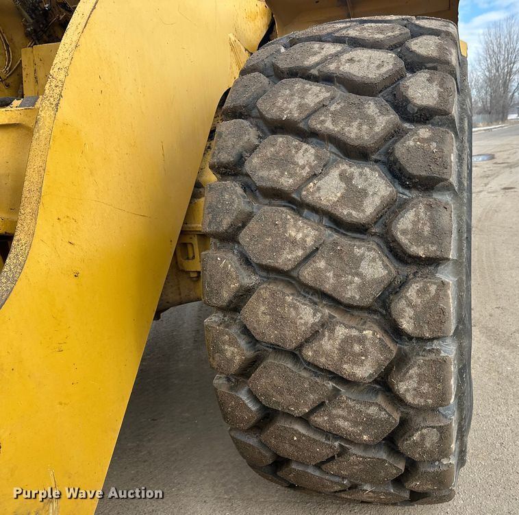 image for item FK1595 2001 Caterpillar 980G wheel loader