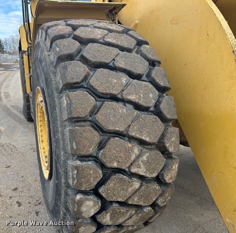 image for item FK1595 2001 Caterpillar 980G wheel loader